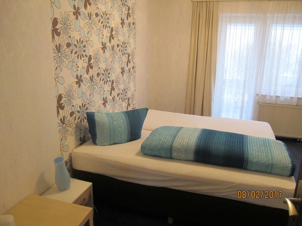 Hotel Pension Check In Güstrow Esterno foto