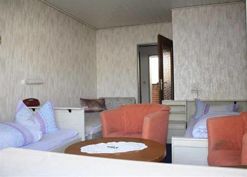 Hotel Pension Check In Güstrow Esterno foto